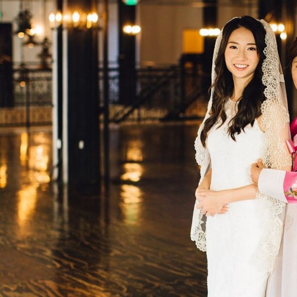 Gold Scalloped Lace Bridal Veil